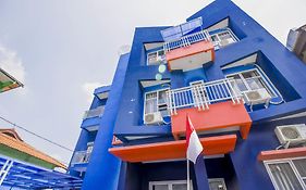 RedDoorz Syariah near Metropolitan Mall Bekasi